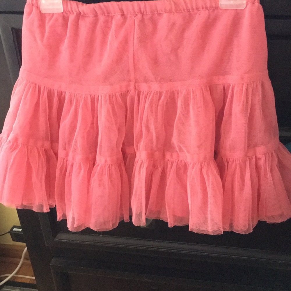 2 girl skirt